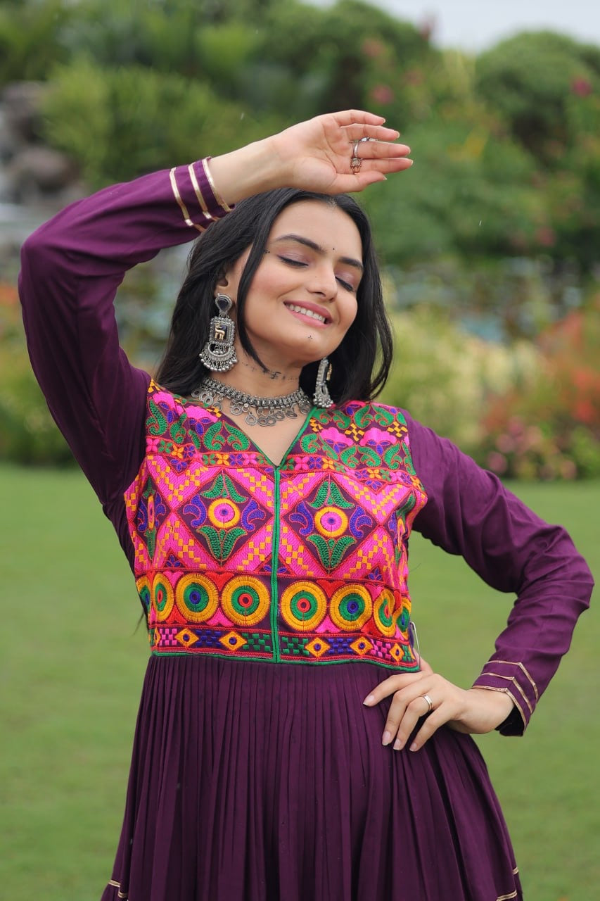 π SHIVTRAA DESIGNER NAVRATRI GOWN COLLECTIONS 2025 ππ»