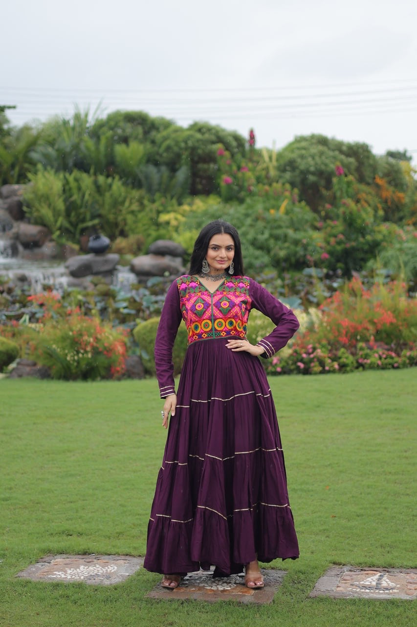 π SHIVTRAA DESIGNER NAVRATRI GOWN COLLECTIONS 2025 ππ»