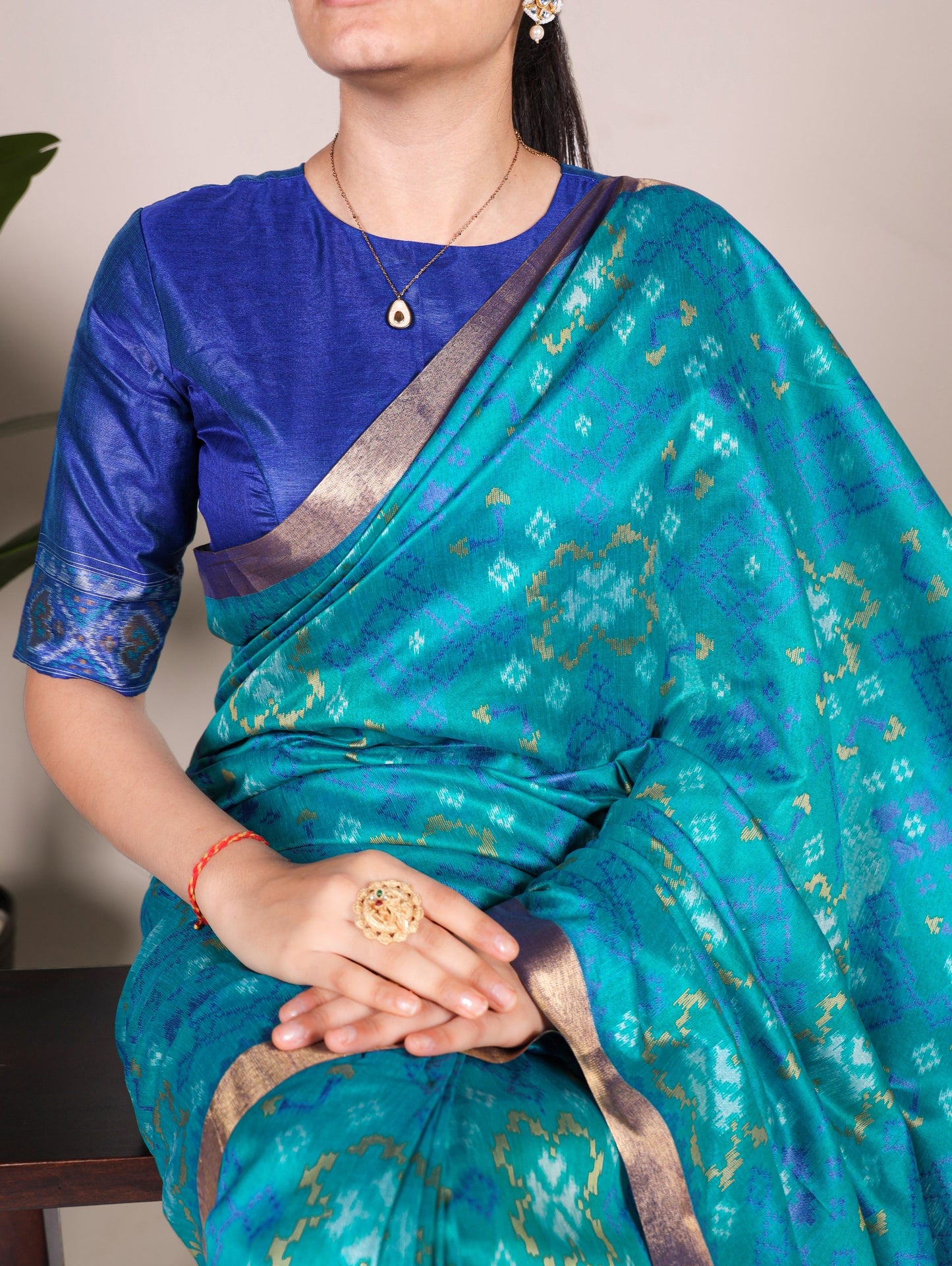 Introducing the exquisite Shivtraa Lux Art in every weave, featuring our stunning Patola Saree! 🪷