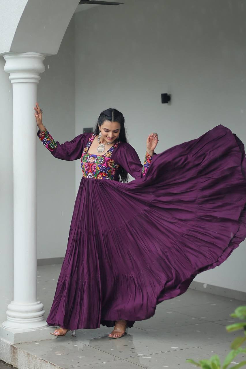 ππ» SHIVTRAA LUXURY CUSTOM DESIGNER NAVRATRI COLLECTION 2025