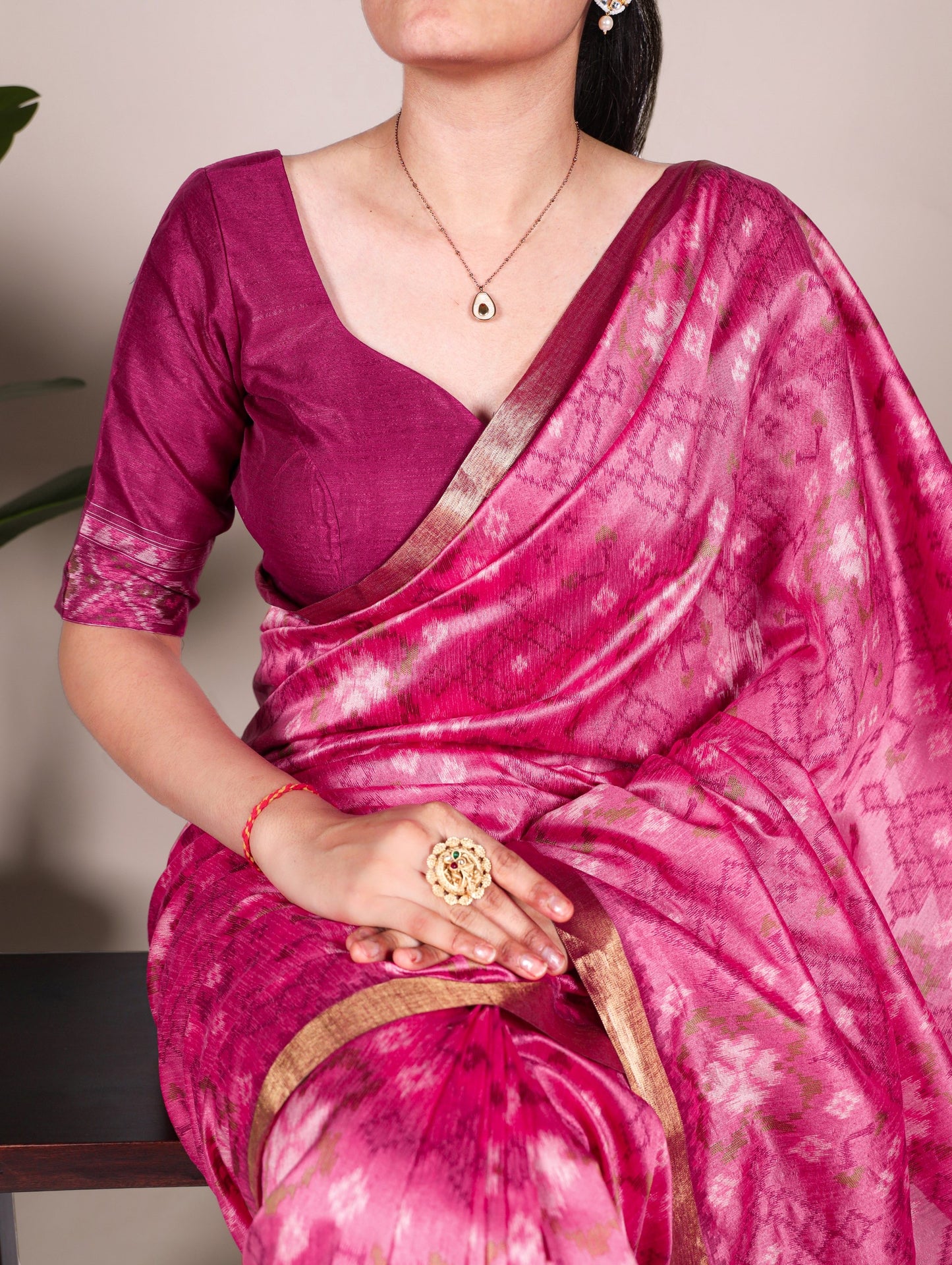 Introducing the exquisite Shivtraa Lux Art in every weave, featuring our stunning Patola Saree! 🪷