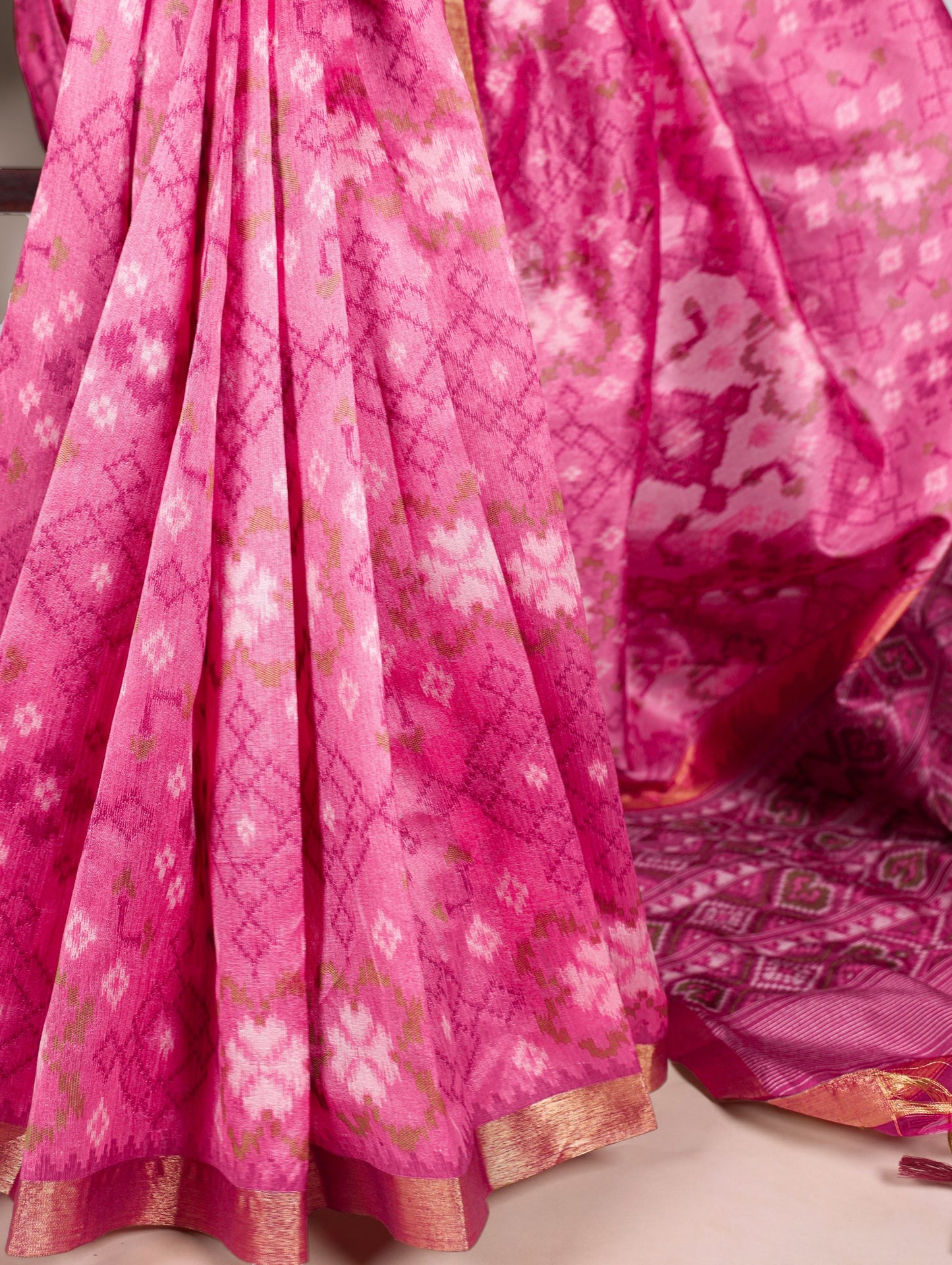 Introducing the exquisite Shivtraa Lux Art in every weave, featuring our stunning Patola Saree! 🪷