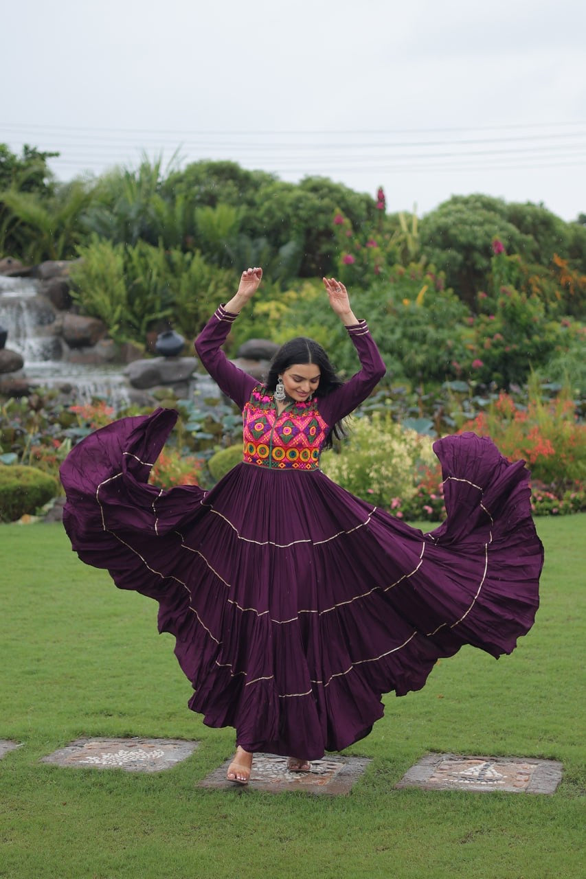 π SHIVTRAA DESIGNER NAVRATRI GOWN COLLECTIONS 2025 ππ»