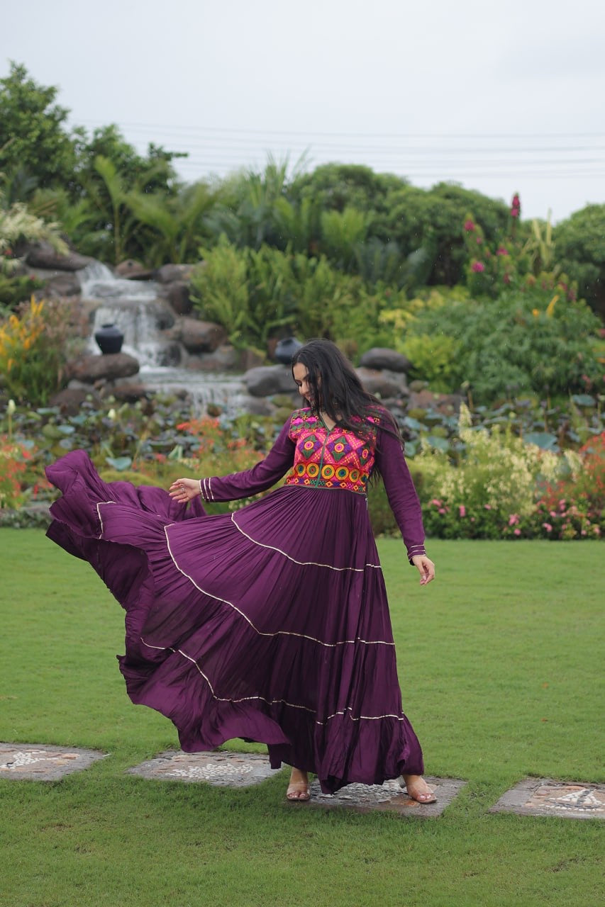 π SHIVTRAA DESIGNER NAVRATRI GOWN COLLECTIONS 2025 ππ»