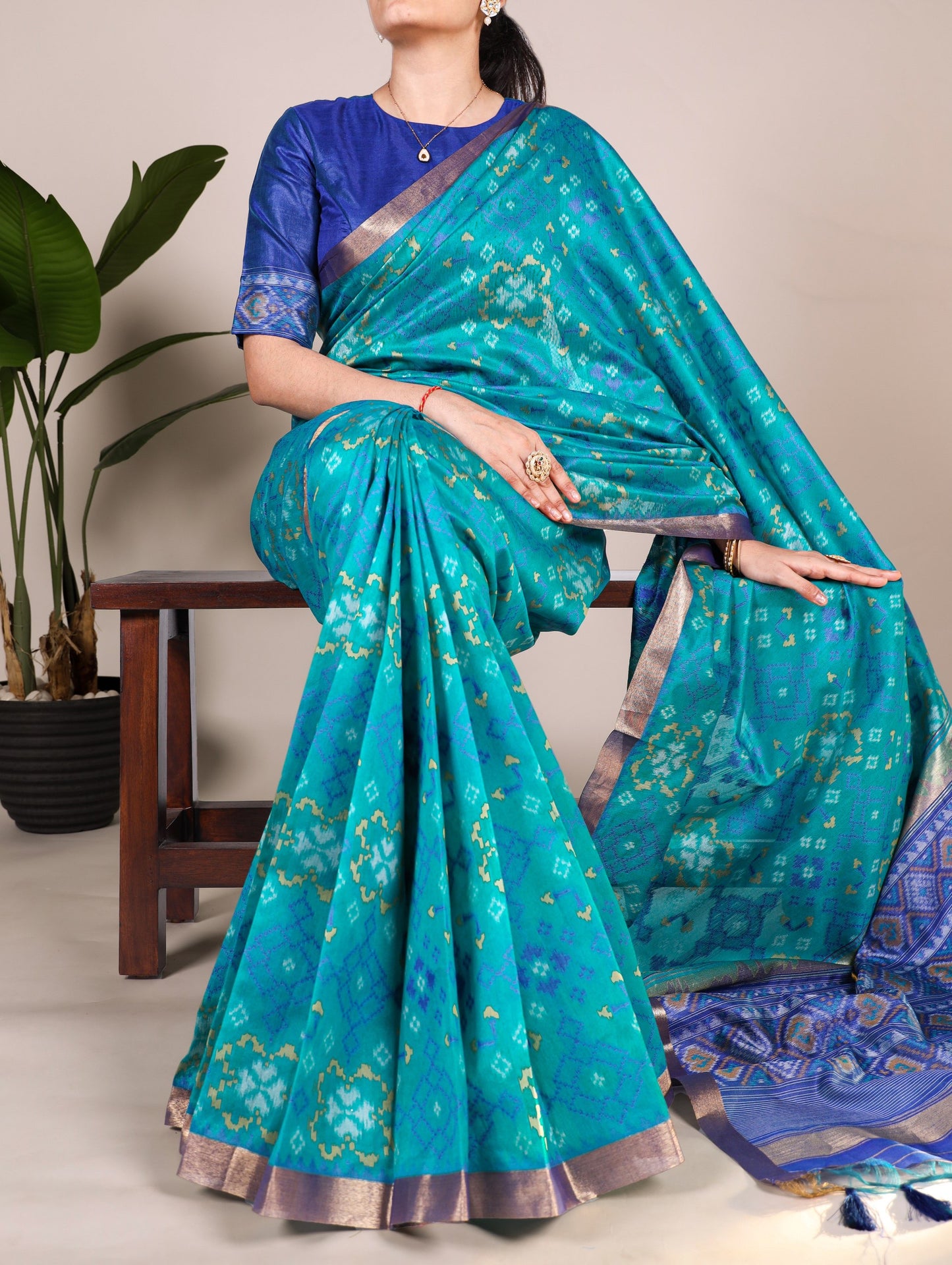 Introducing the exquisite Shivtraa Lux Art in every weave, featuring our stunning Patola Saree! 🪷