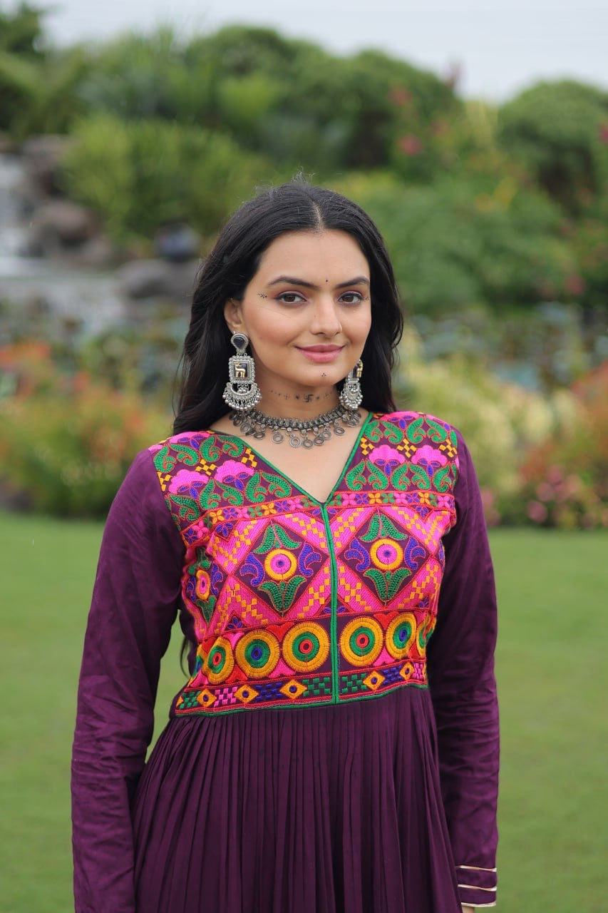 π SHIVTRAA DESIGNER NAVRATRI GOWN COLLECTIONS 2025 ππ»