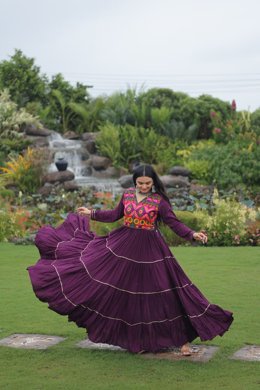 π SHIVTRAA DESIGNER NAVRATRI GOWN COLLECTIONS 2025 ππ»