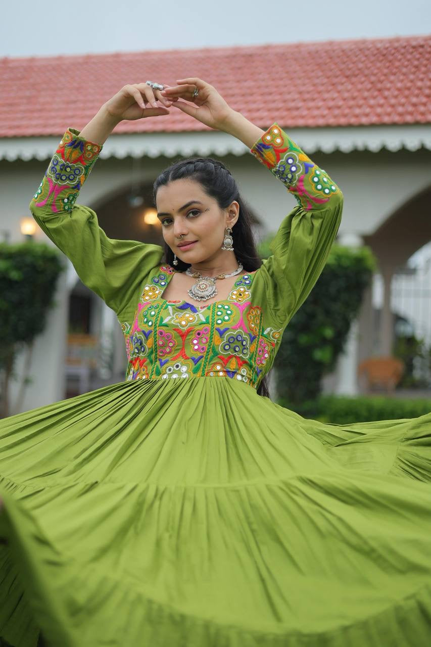 ππ» SHIVTRAA LUXURY CUSTOM DESIGNER NAVRATRI COLLECTION 2025