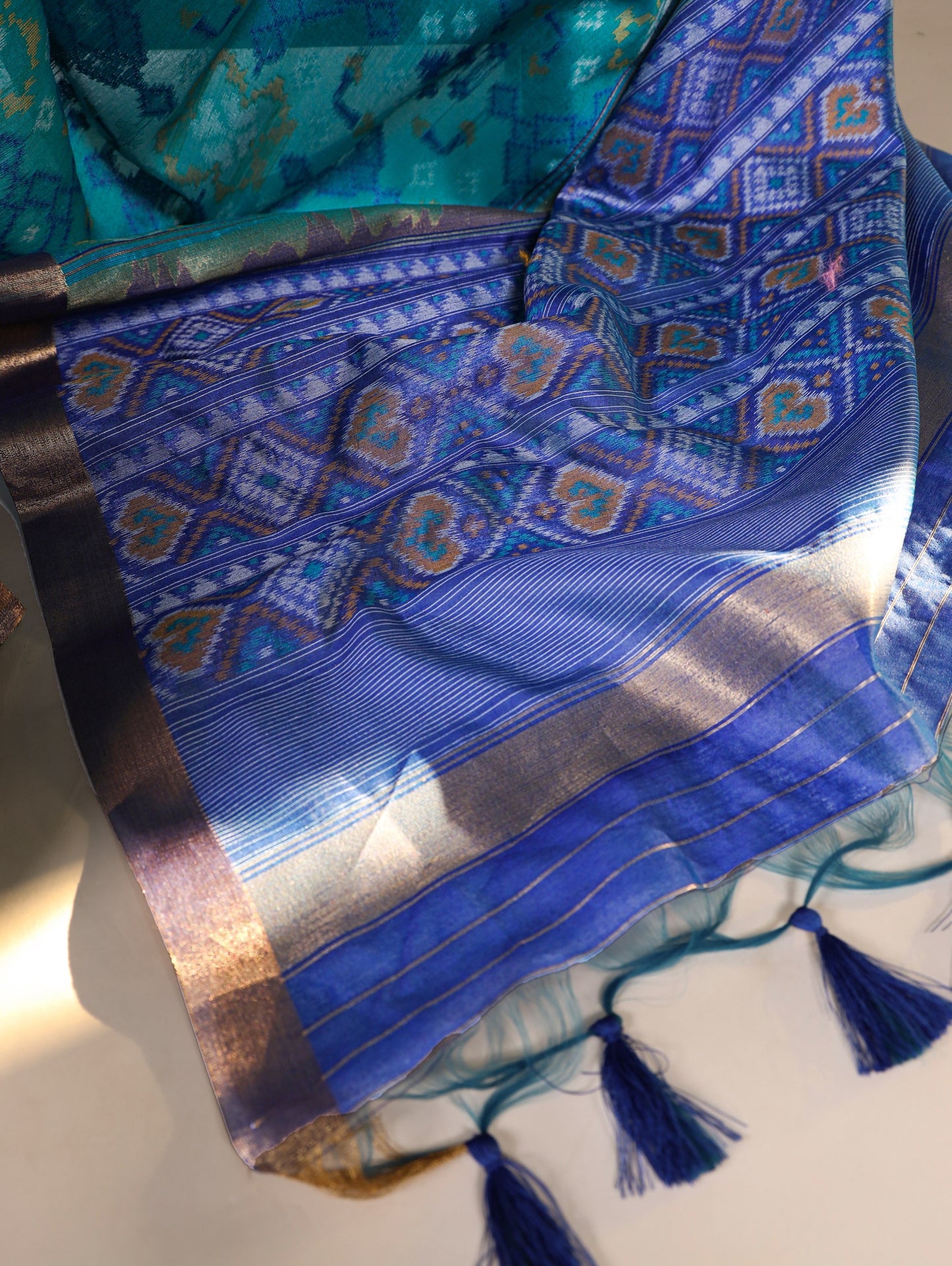 Introducing the exquisite Shivtraa Lux Art in every weave, featuring our stunning Patola Saree! 🪷