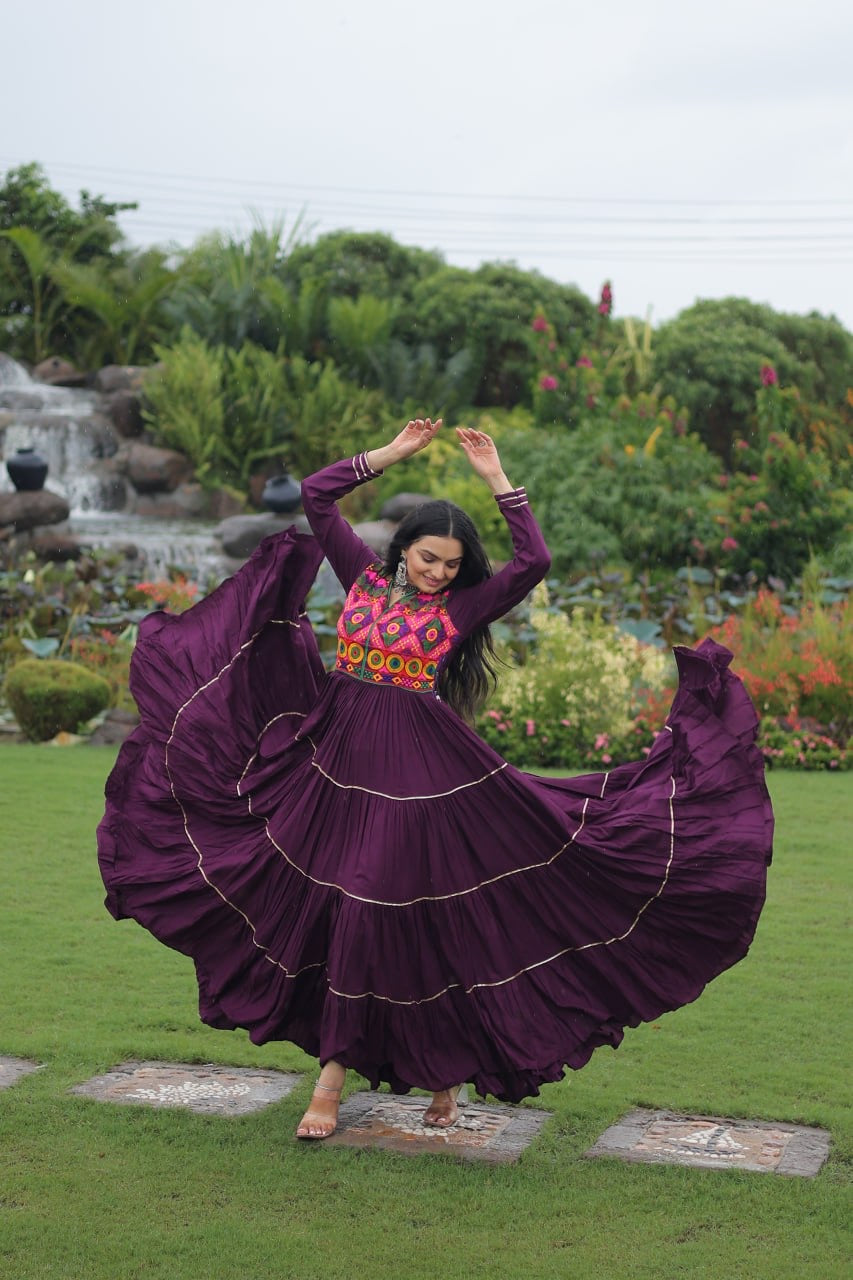 π SHIVTRAA DESIGNER NAVRATRI GOWN COLLECTIONS 2025 ππ»