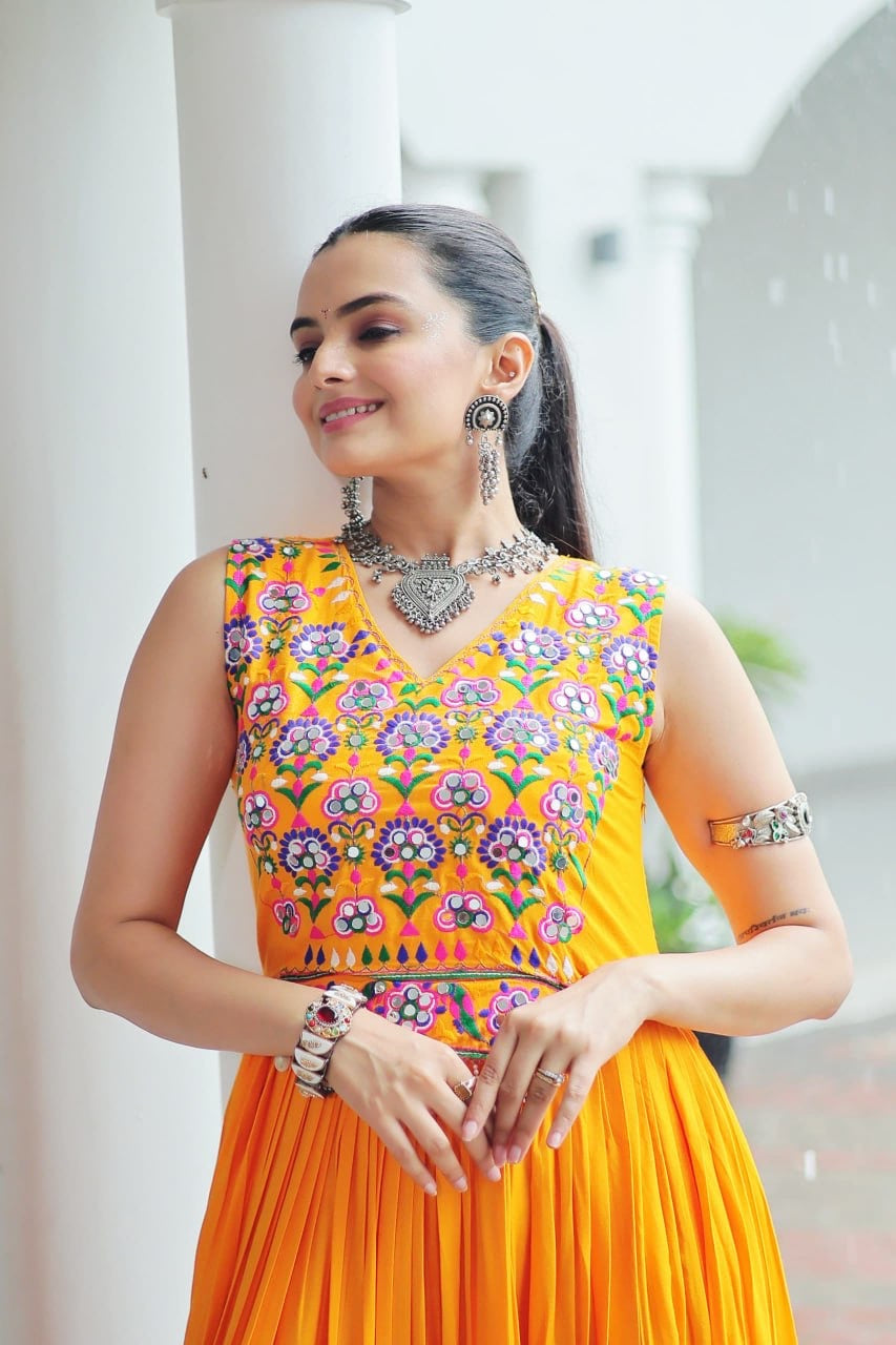 SHIVTRAA DESIGNER NAVRATRI LIGHTLY GOWN EASY WEAR COLLECTIONS – 2025 💃🏻
