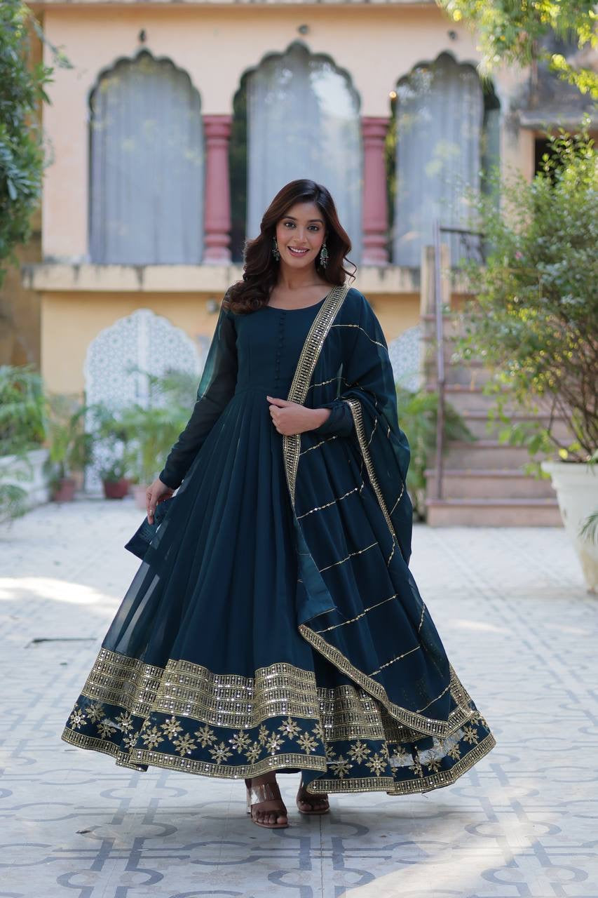 Introducing the Shivtraa Lux Faux Blooming Gown with Dupatta!