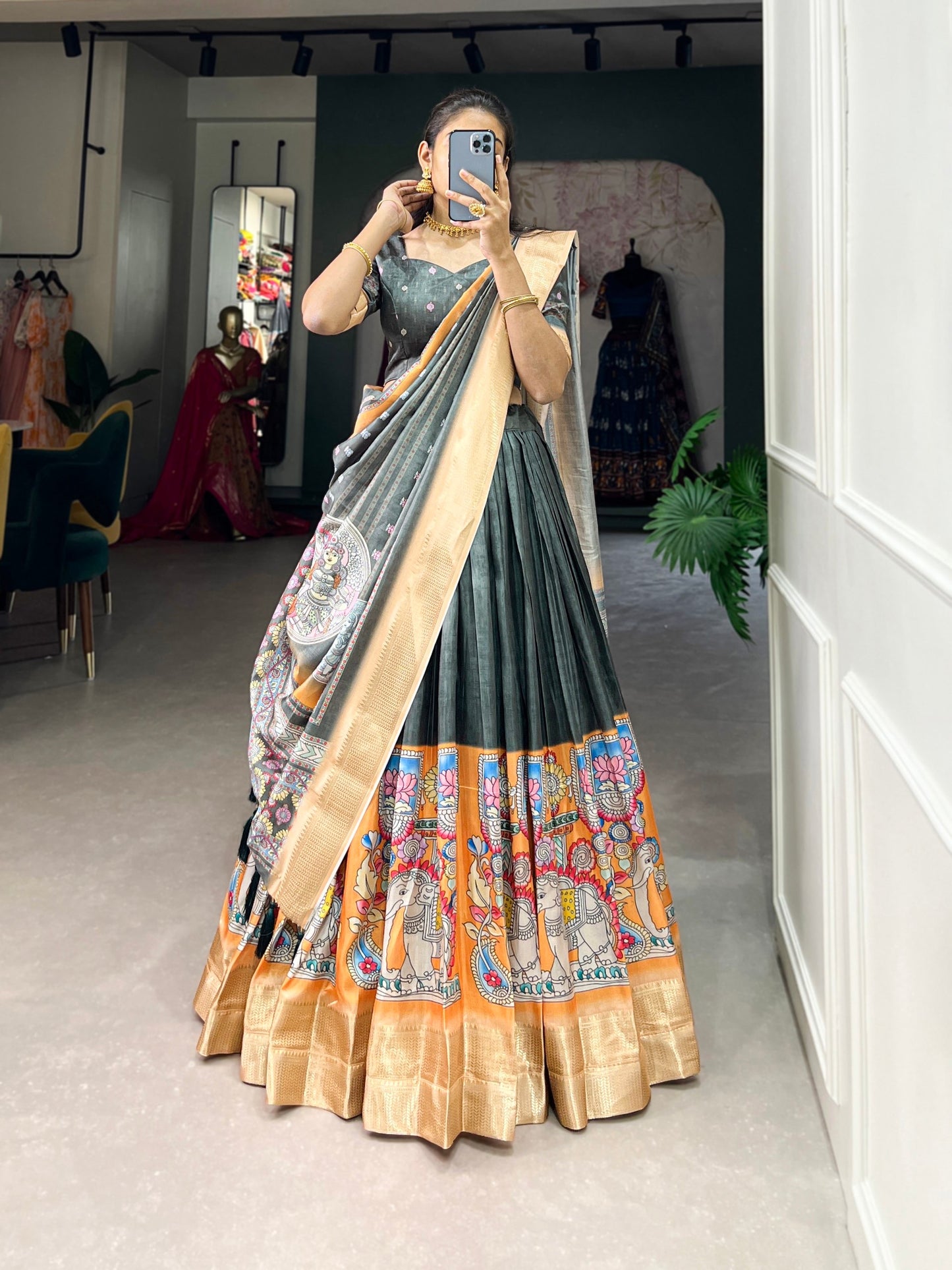 Gajgamini Let Tradition Inspire Your Style Wid Kalamkari Printed Lehenga Choli