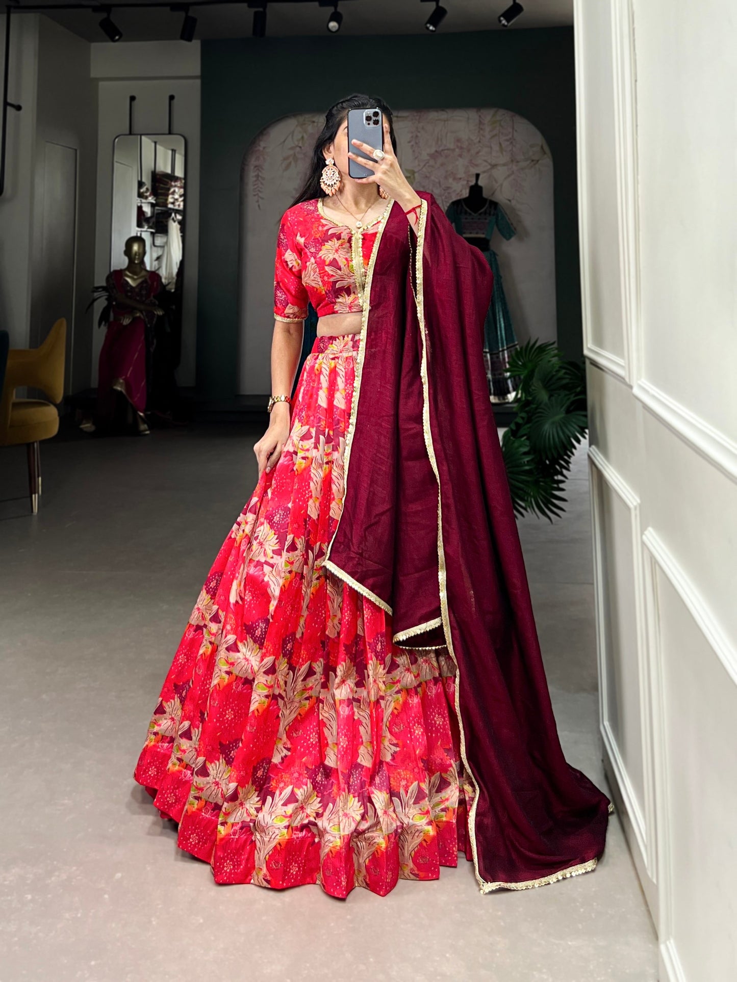 Shivtraa Lux Designer presents a regal look, courtesy of Tussar silk. 🥀