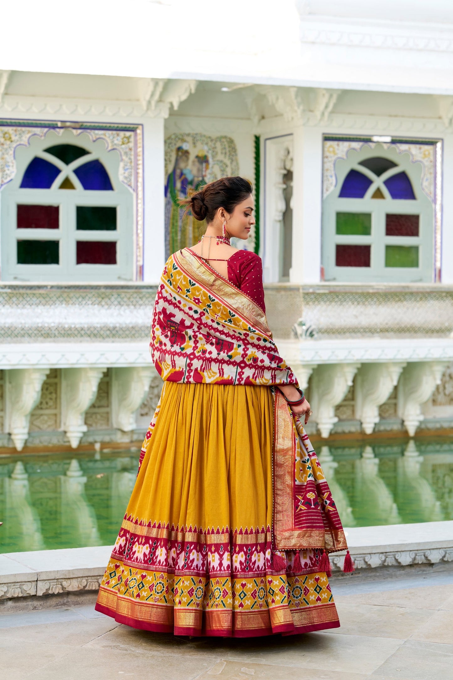 🌷 Shivtraa Lux Presenting Silk Patola Foil Worked Designer Lehenga Choli 🌷