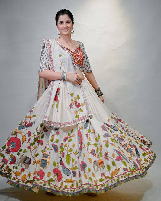 Shivtraa Lux Presents Big Flair 6 Meter Navratri Special Lehenga Choli, Feel the Festive Spirit.