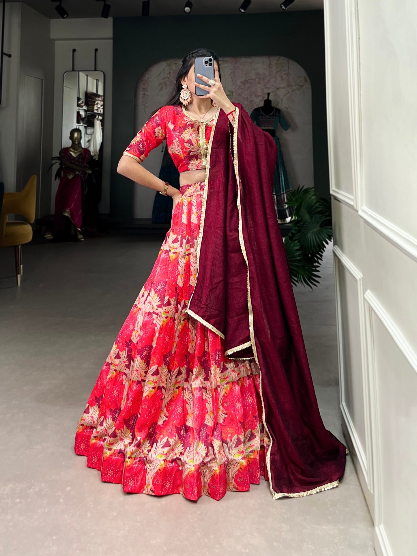 Shivtraa Lux Designer presents a regal look, courtesy of Tussar silk. 🥀