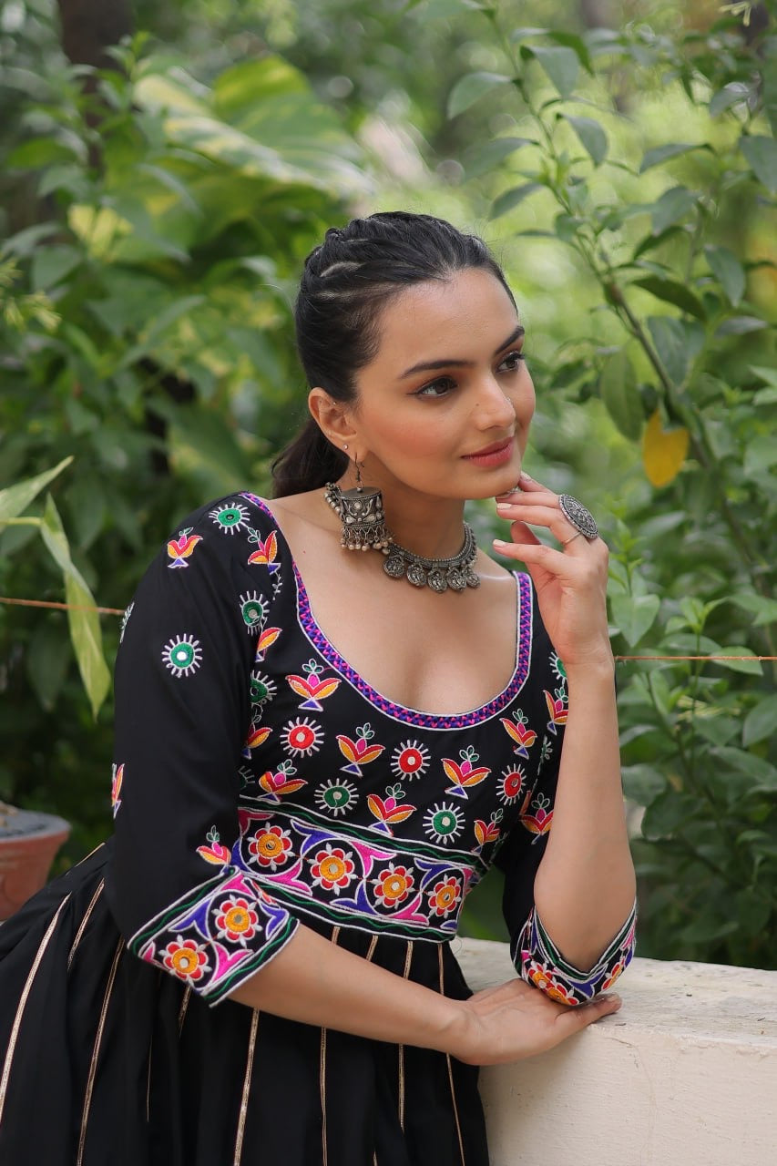 SHIVTRAA DESIGNER NAVRATRI GAMTHI WORKED GOWN COLLECTION BY 2025